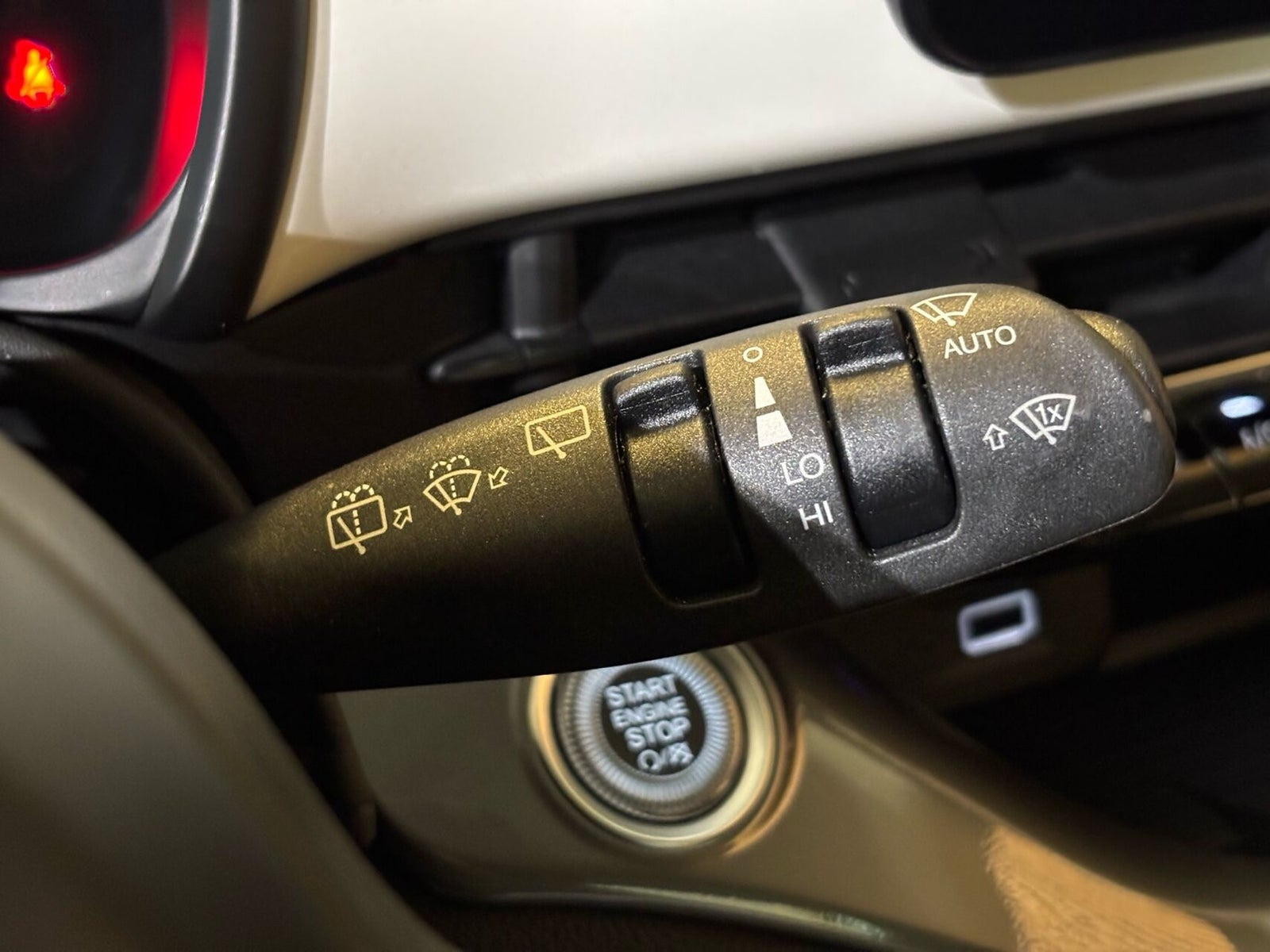 Hvid Fiat 500e fra 2023