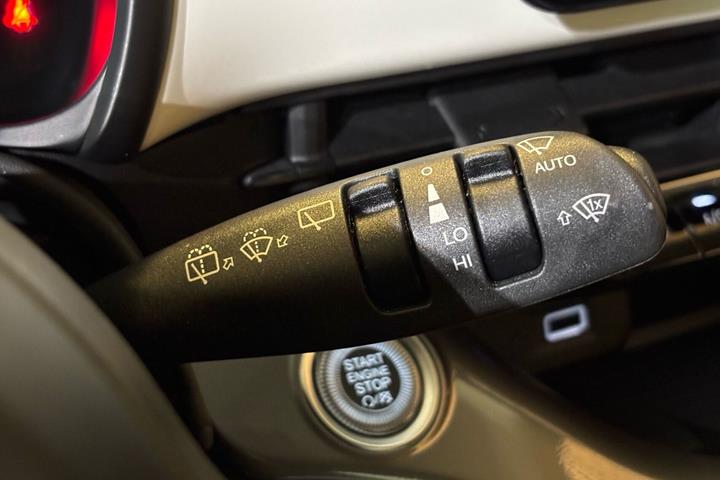 Hvid Fiat 500e fra 2023