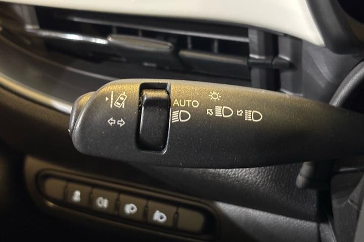 Hvid Fiat 500e fra 2023