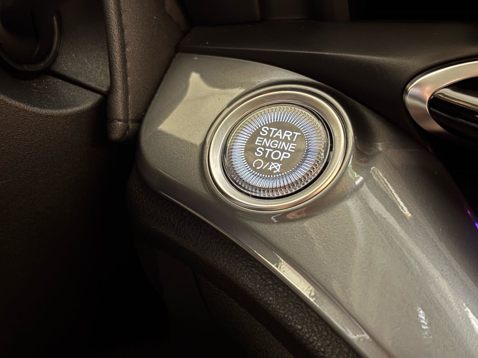 Hvid Fiat 500e fra 2023