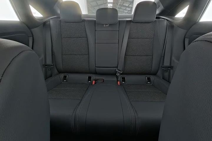 Sort Mercedes CLA350 fra 2026