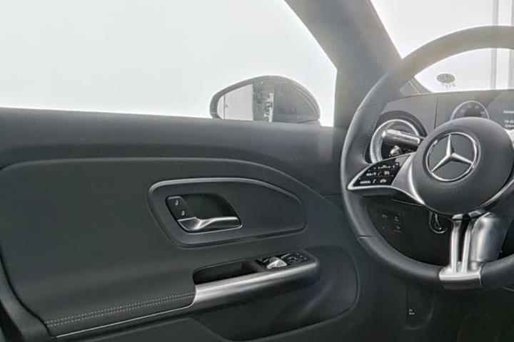 Sort Mercedes CLA350 fra 2026