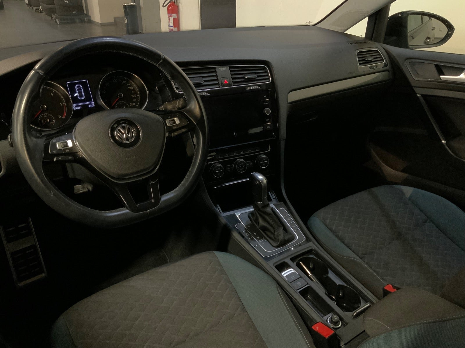 Sort VW Golf VII fra 2019