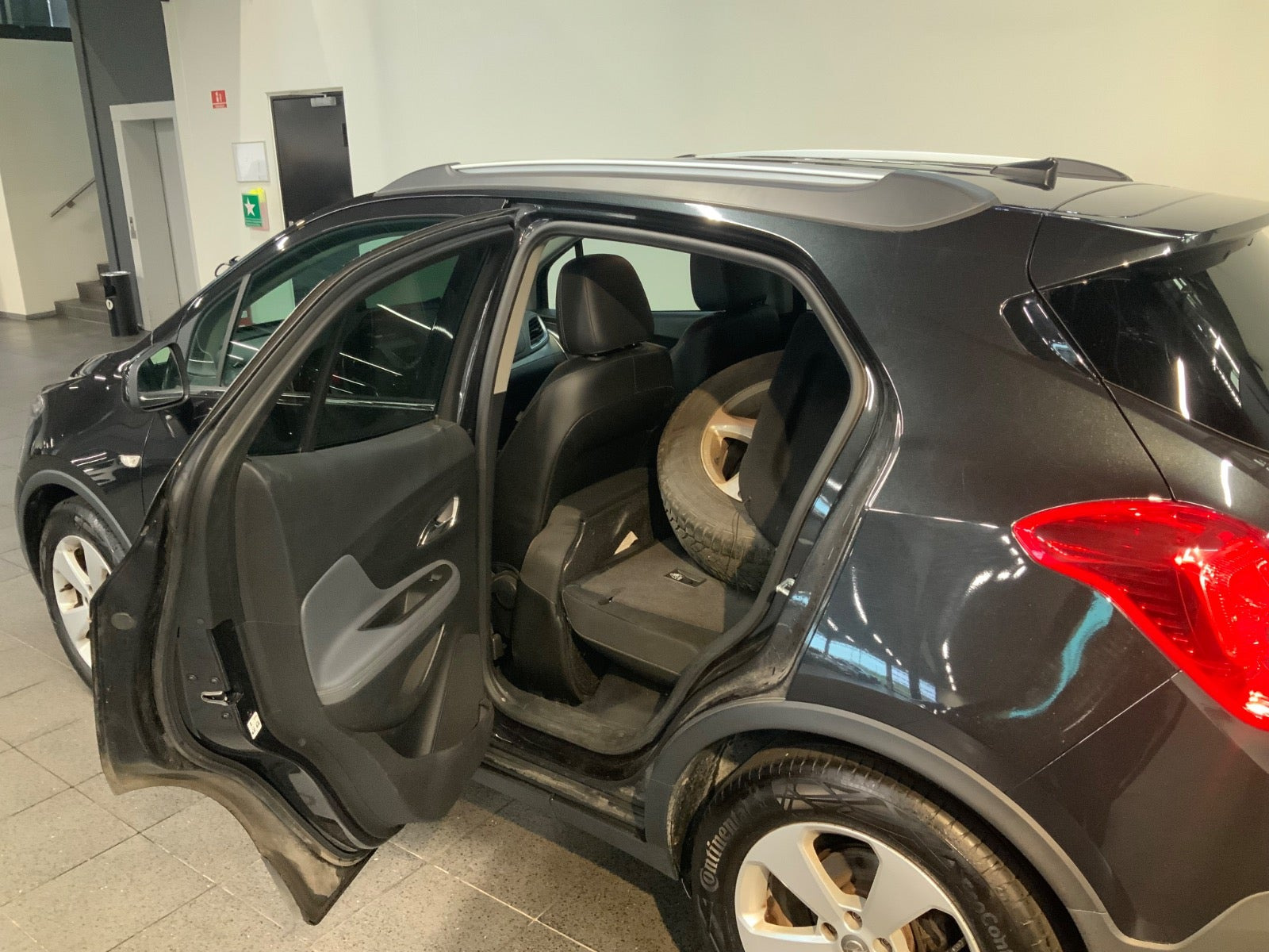 Sort Opel Mokka fra 2016