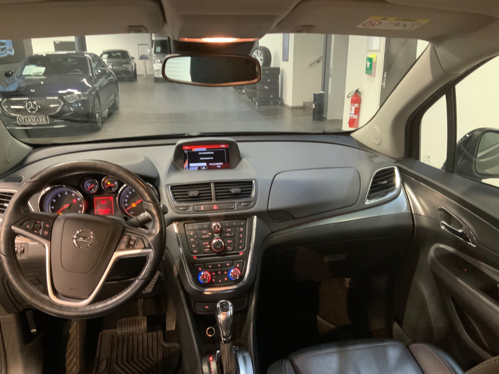 Sort Opel Mokka fra 2016