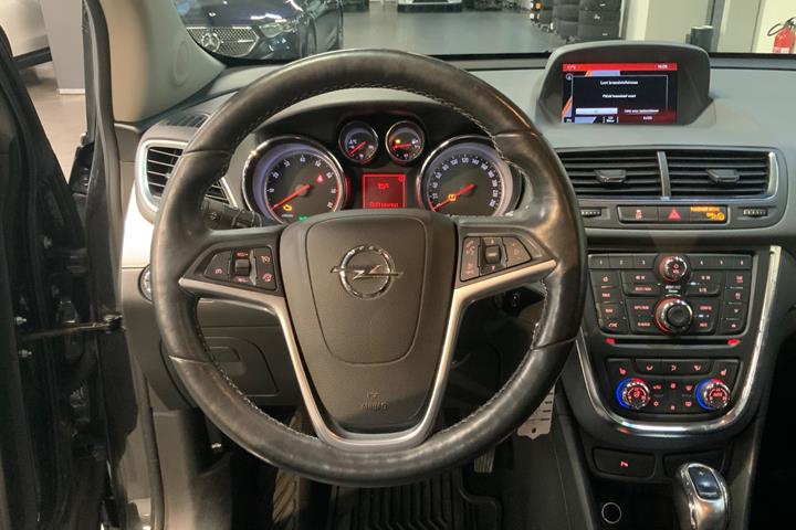 Sort Opel Mokka fra 2016
