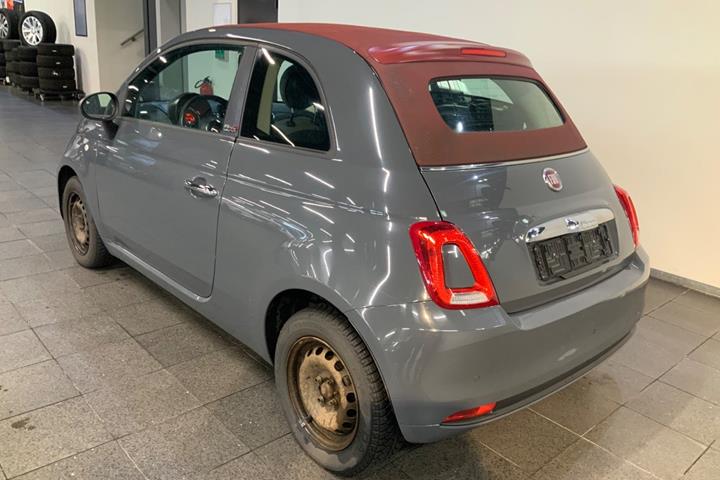 Grå Fiat 500C fra 2016