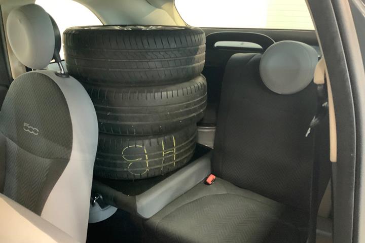 Grå Fiat 500C fra 2016