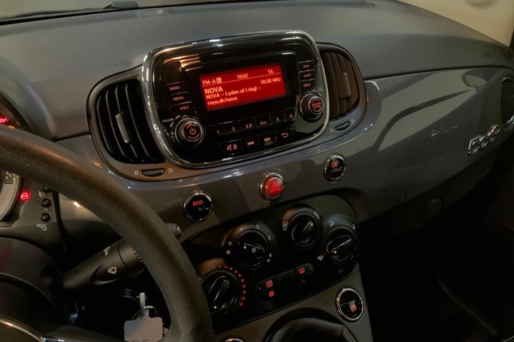Grå Fiat 500C fra 2016