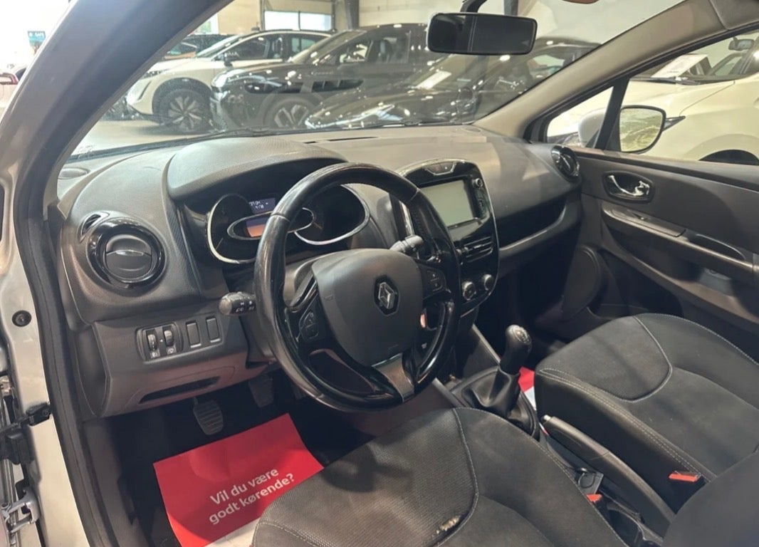 Sølv Renault Clio IV fra 2014