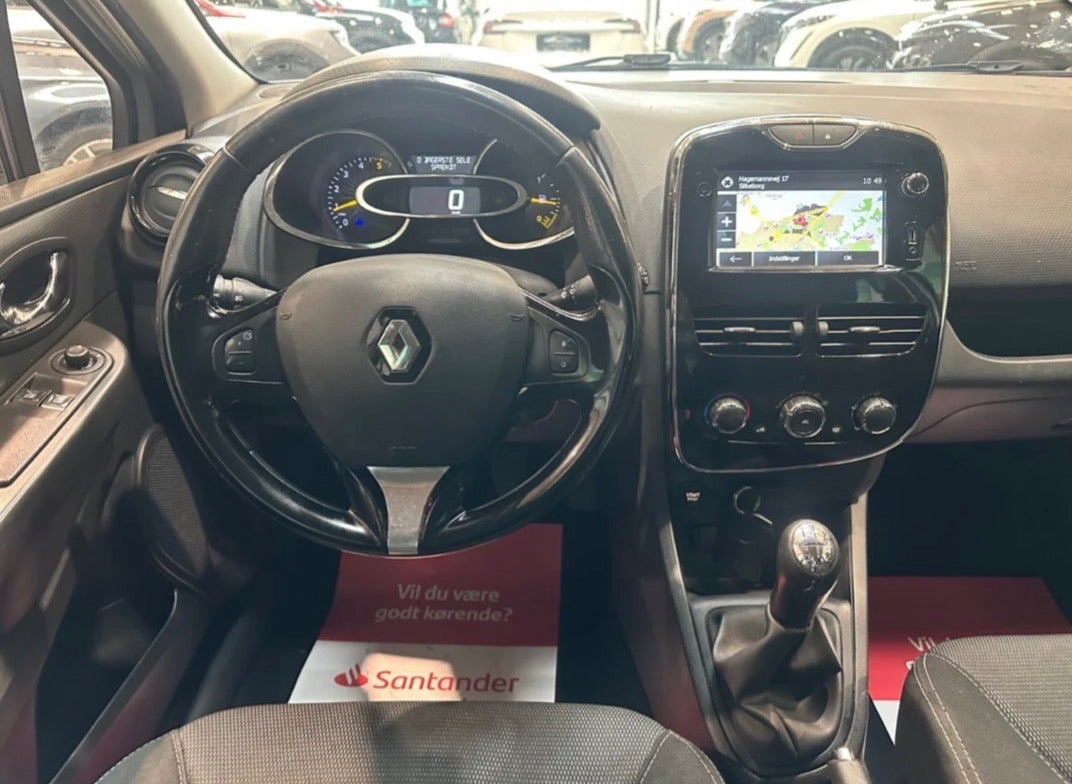 Sølv Renault Clio IV fra 2014