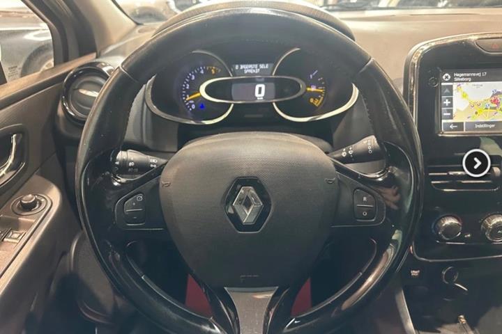 Sølv Renault Clio IV fra 2014