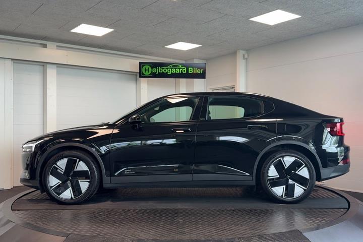 Sort Polestar 2 fra 2025