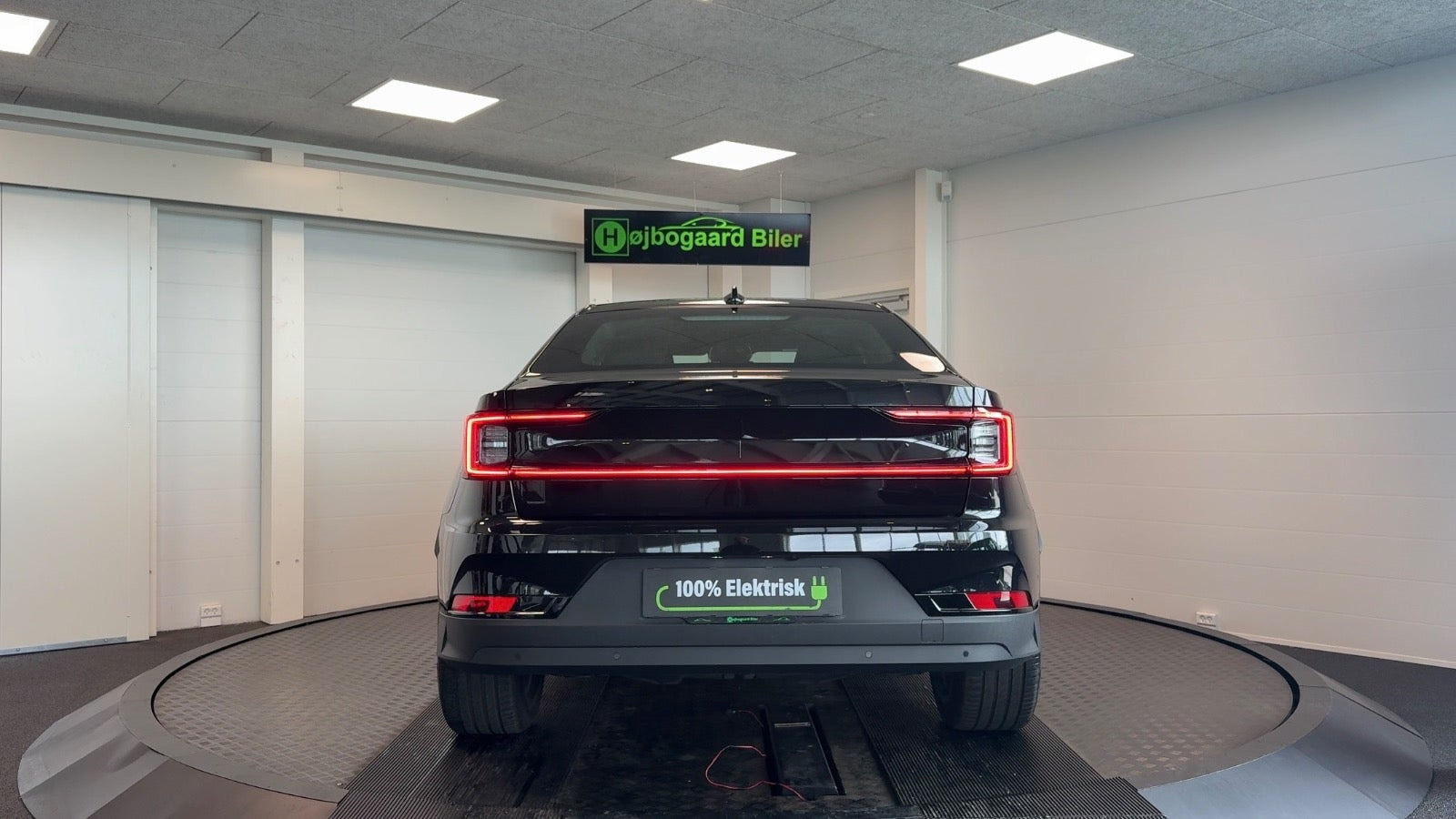 Sort Polestar 2 fra 2025