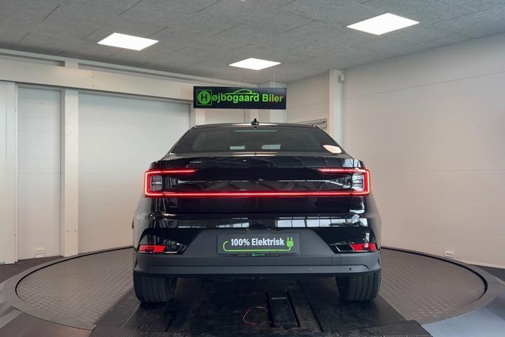 Sort Polestar 2 fra 2025