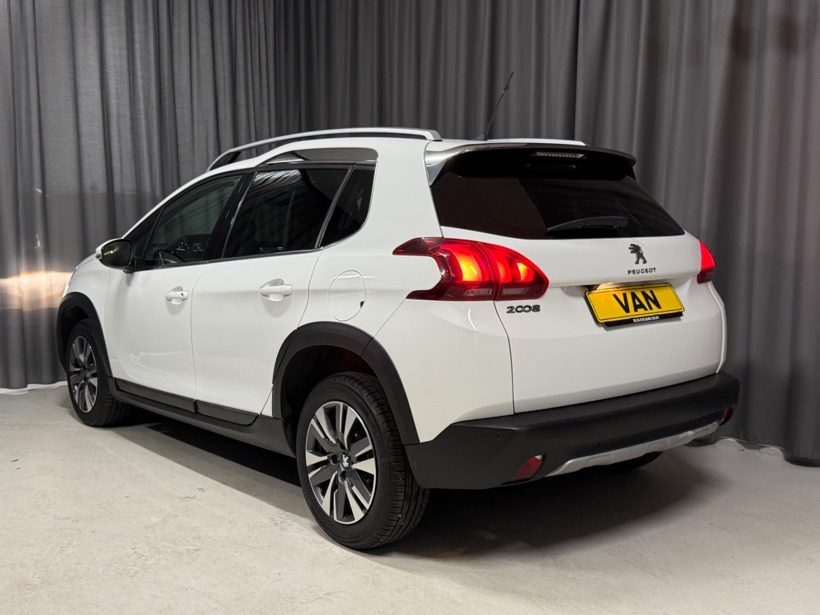Hvid Peugeot 2008 fra 2018