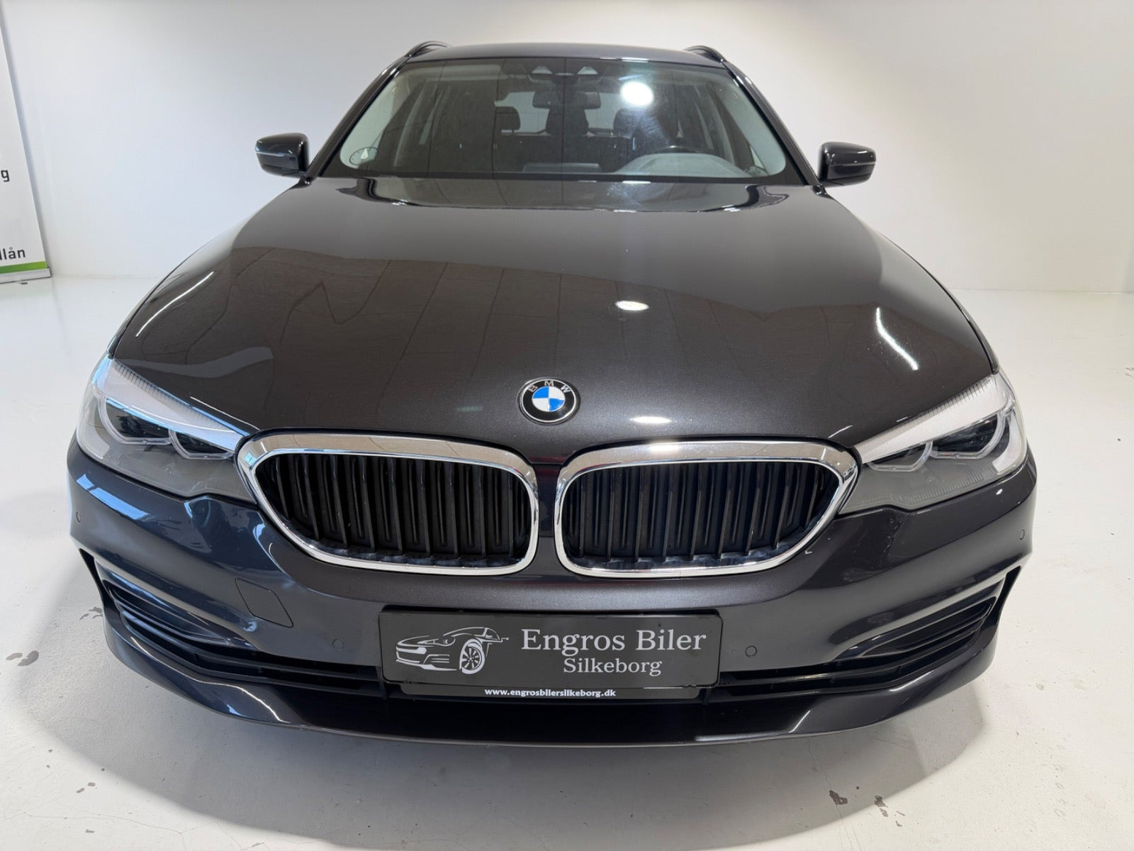Grå BMW 520d fra 2017