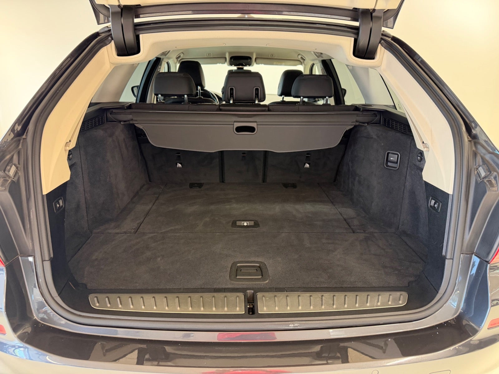 Grå BMW 520d fra 2017