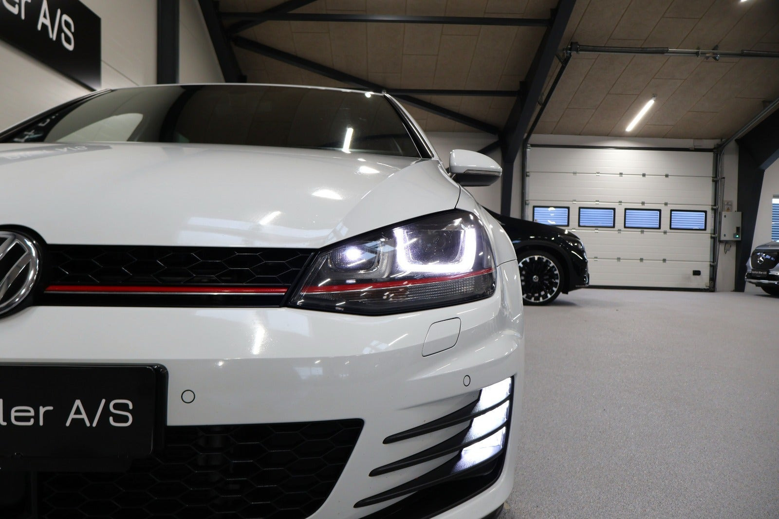 Hvid VW Golf VII fra 2017