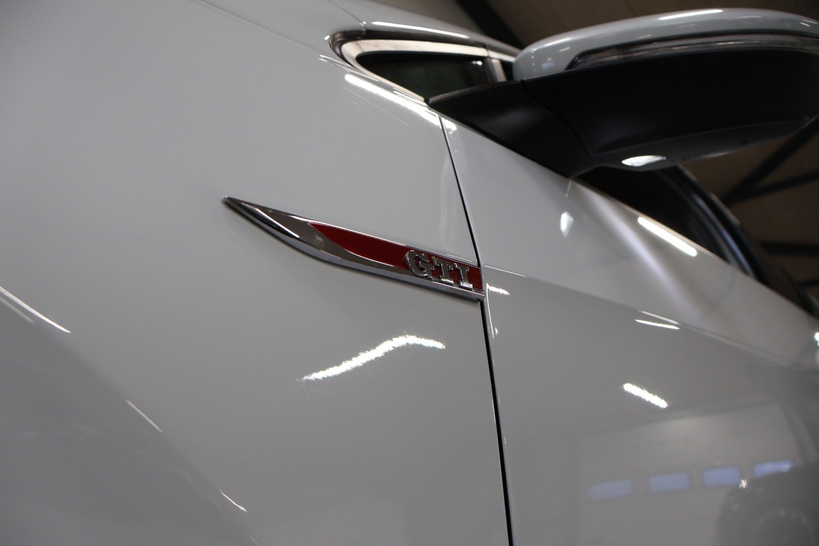Hvid VW Golf VII fra 2017