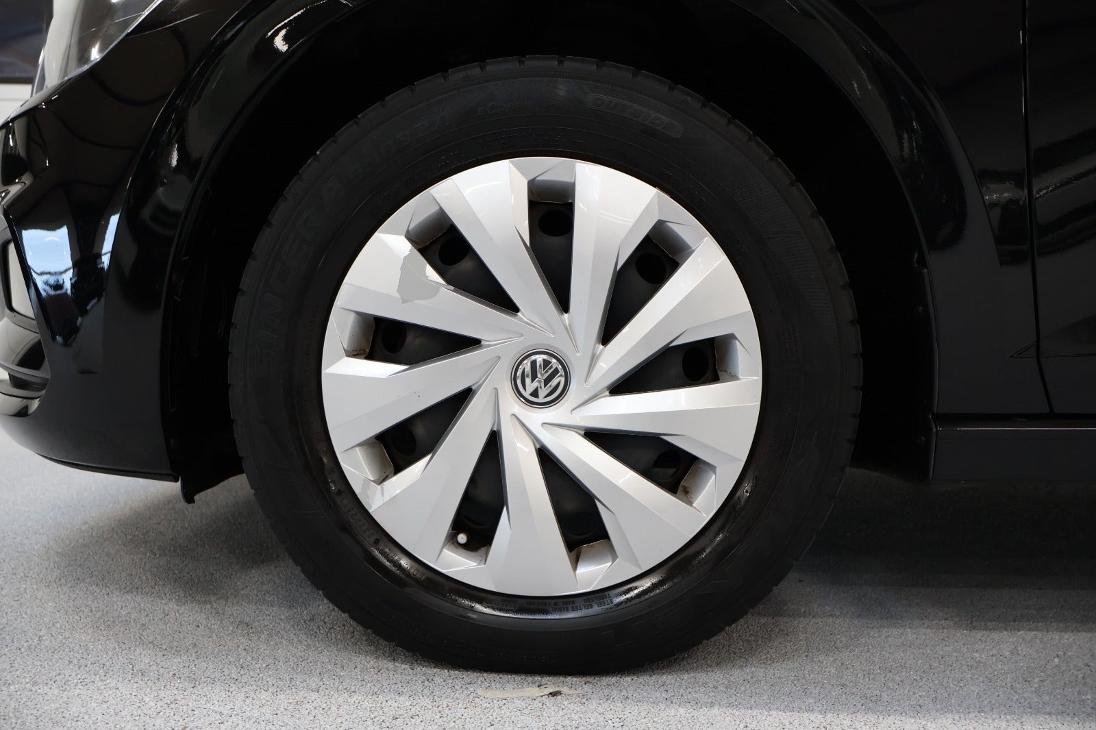 Sort VW Polo fra 2020