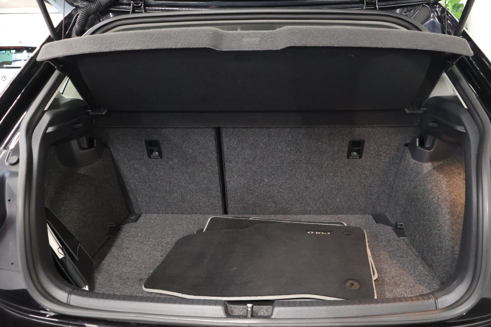 Sort VW Polo fra 2020