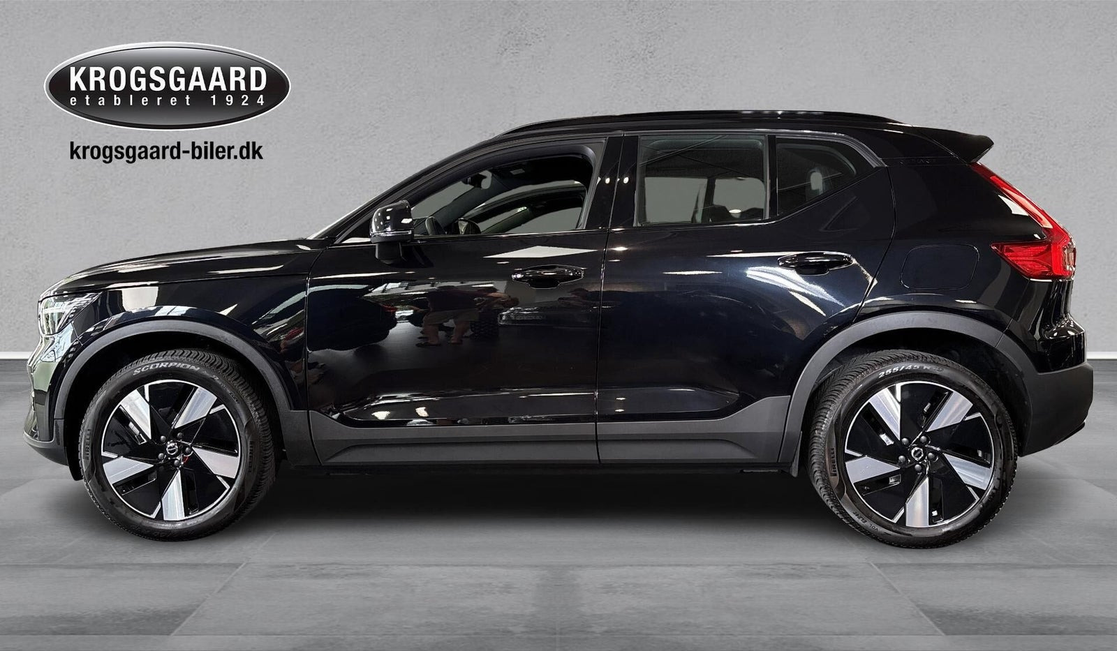 Sort Volvo XC40 fra 2024