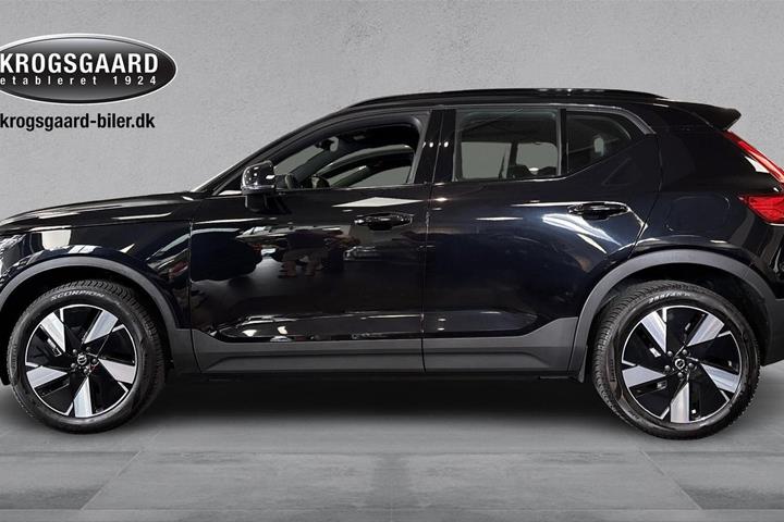Sort Volvo XC40 fra 2024