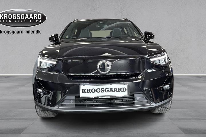 Sort Volvo XC40 fra 2024