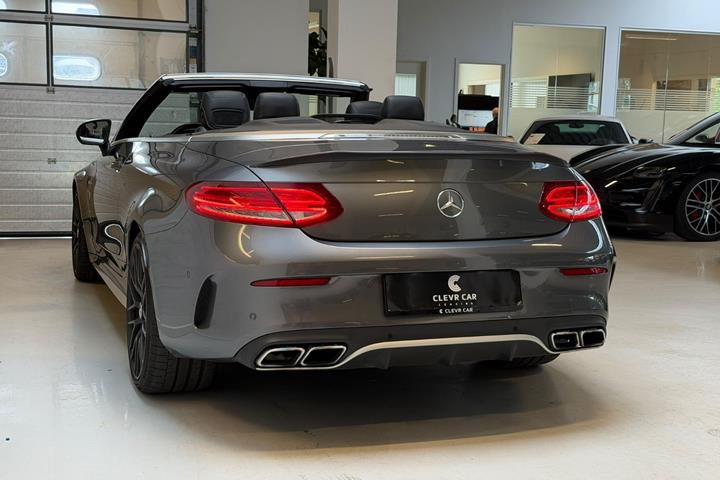 Sølv Mercedes C63 fra 2016