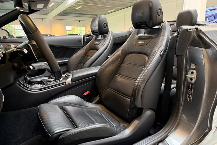 Sølv Mercedes C63 fra 2016