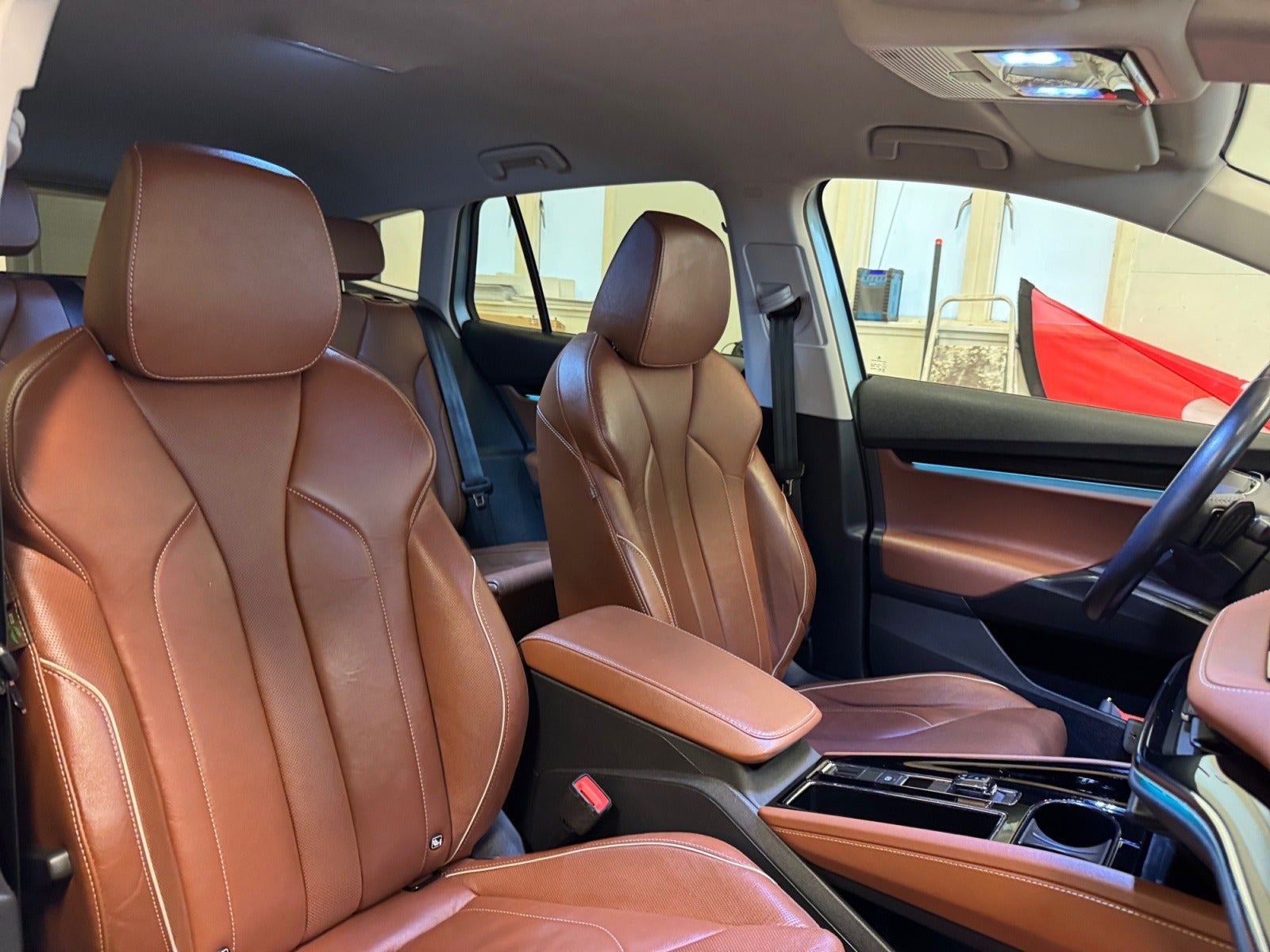 Turquoise Skoda Enyaq fra 2021