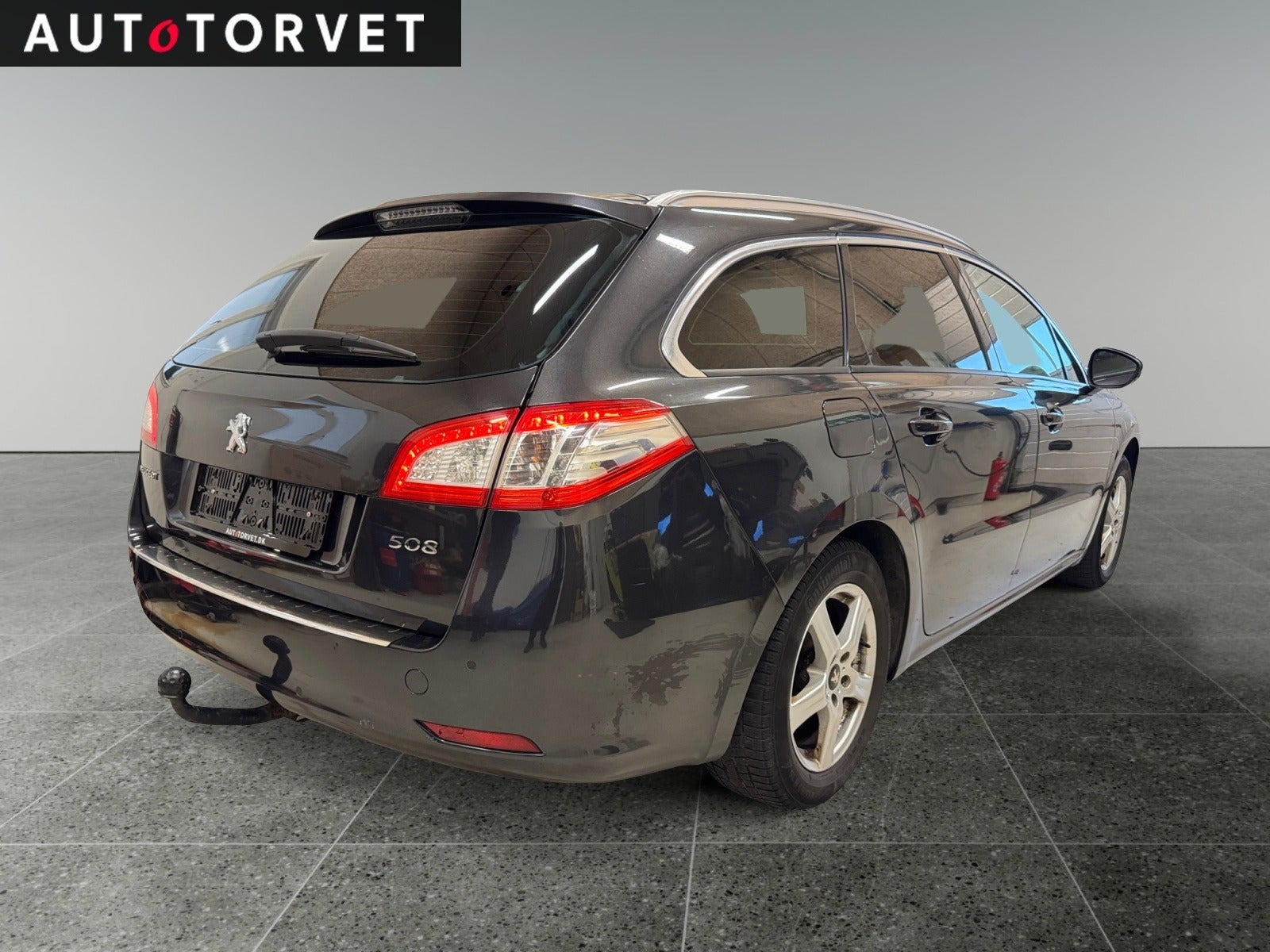 Grå Peugeot 508 fra 2015