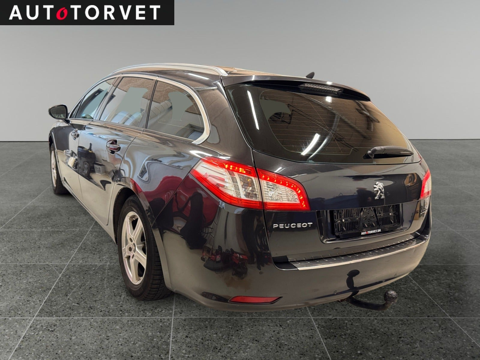 Grå Peugeot 508 fra 2015