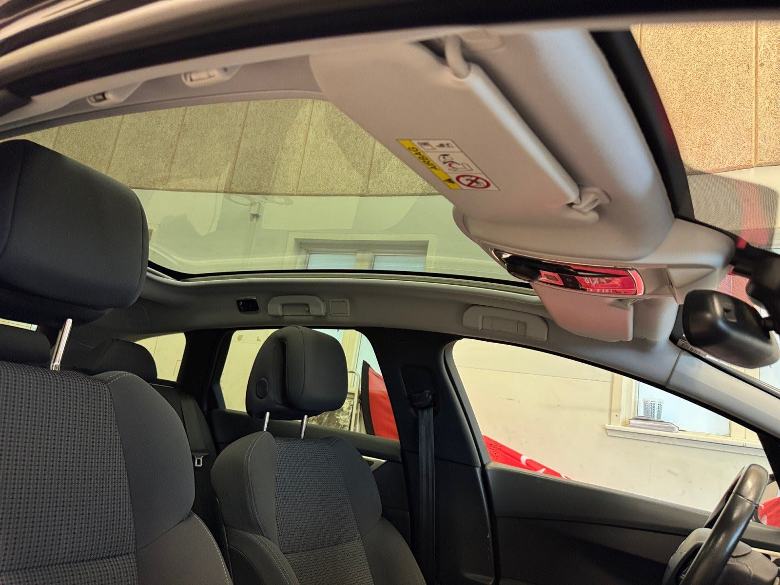 Grå Peugeot 508 fra 2015