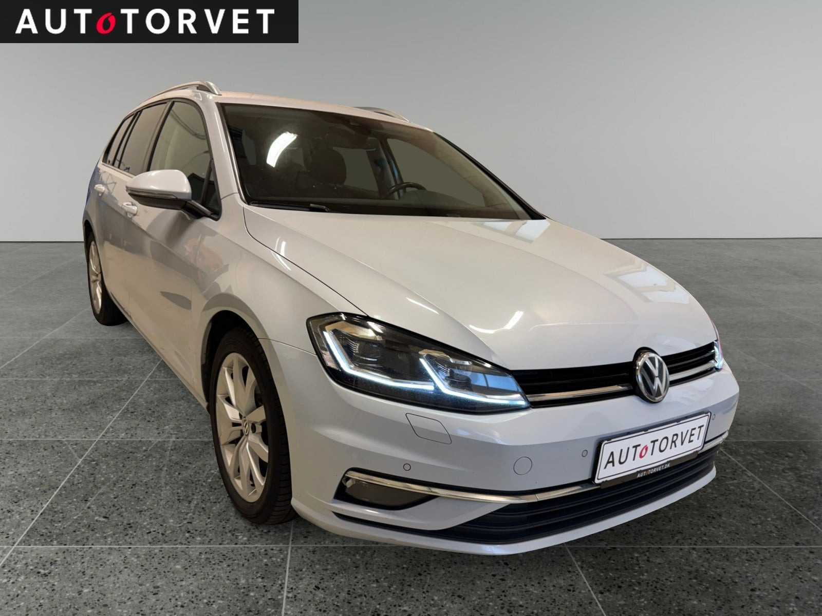 Hvid VW Golf VII fra 2018