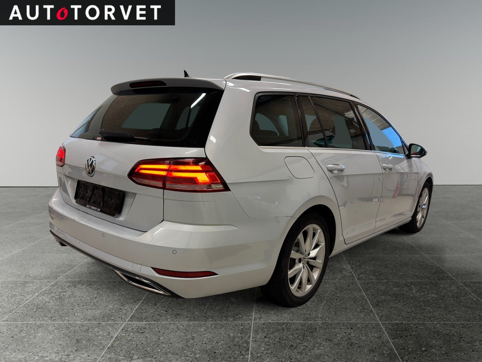 Hvid VW Golf VII fra 2018