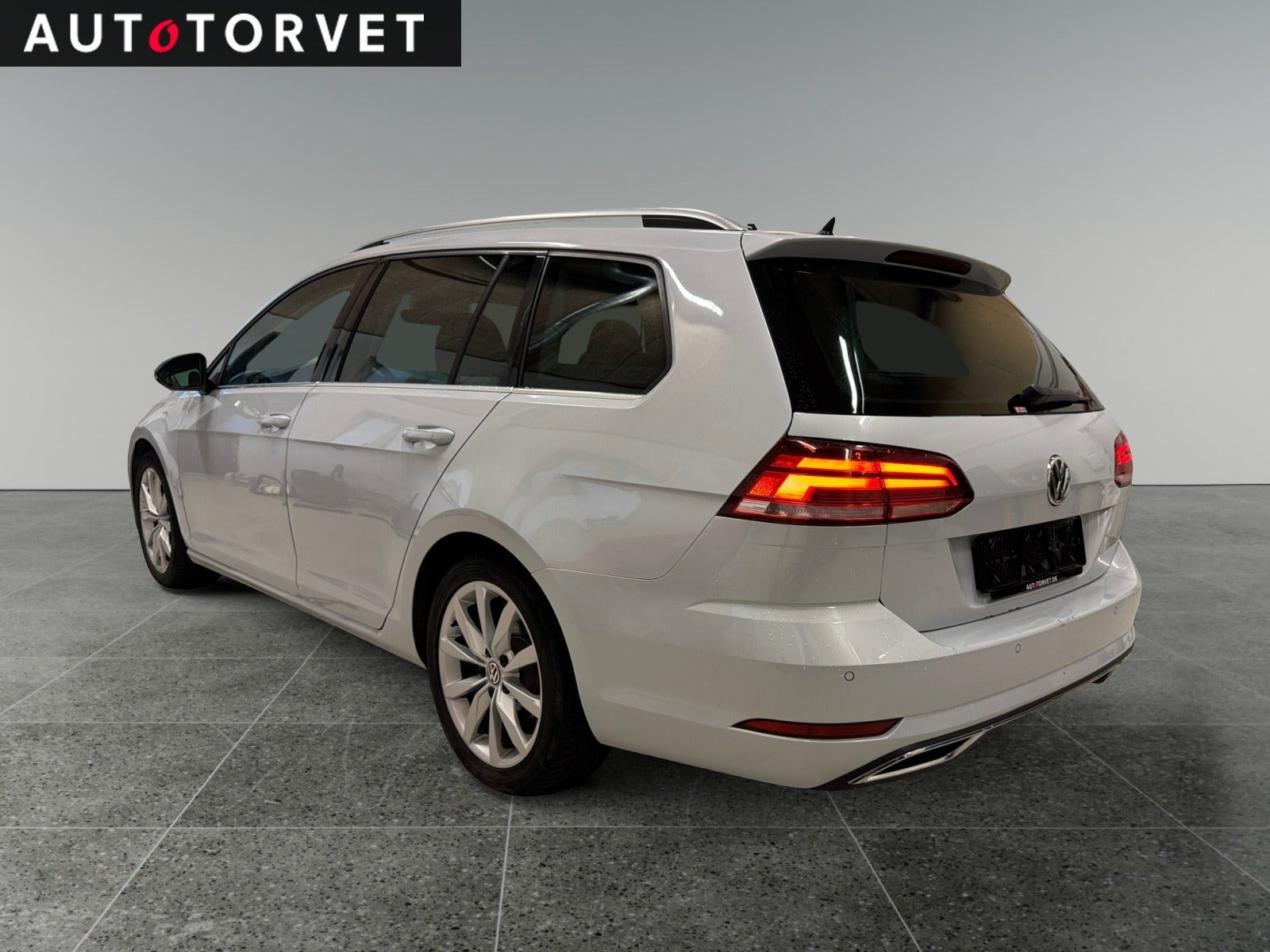 Hvid VW Golf VII fra 2018