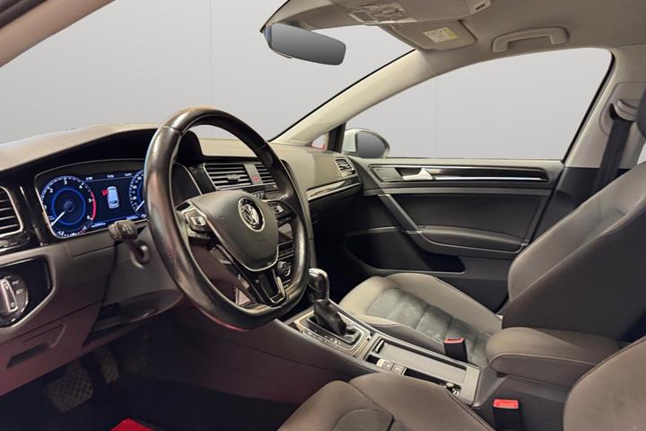 Hvid VW Golf VII fra 2018