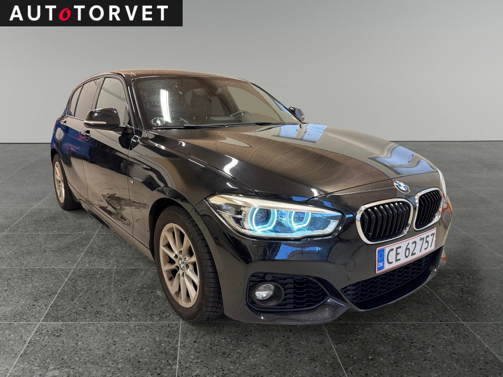 Sort BMW 118i fra 2019