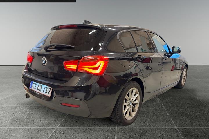 Sort BMW 118i fra 2019