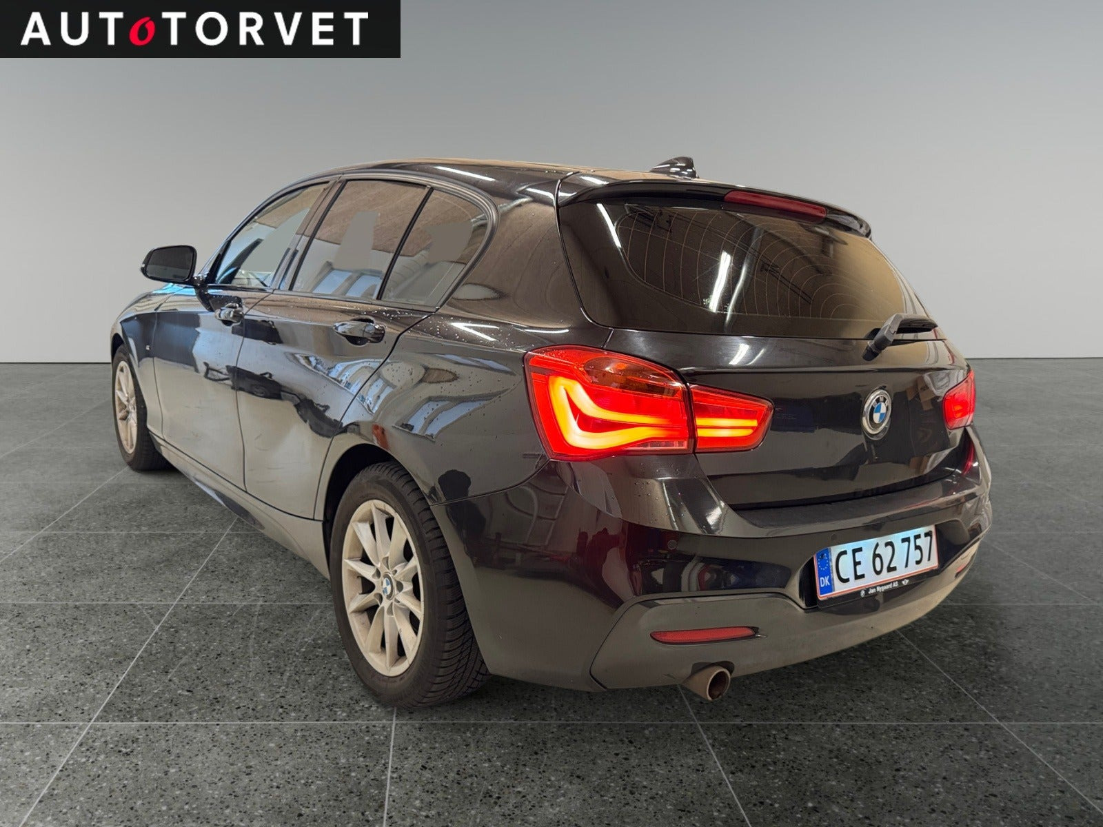 Sort BMW 118i fra 2019