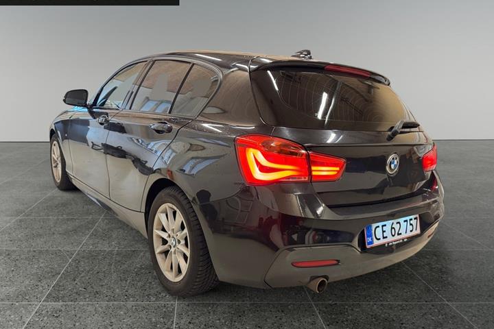 Sort BMW 118i fra 2019