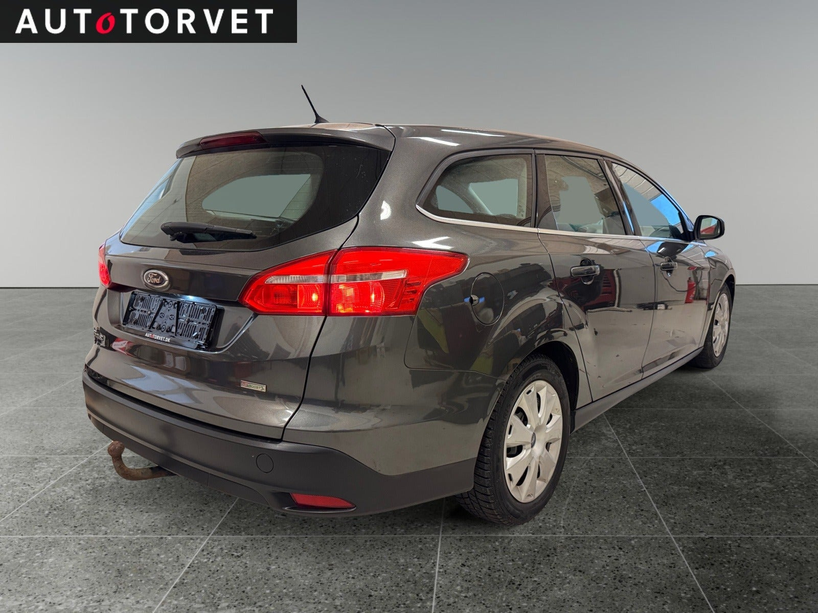 Grå Ford Focus fra 2015