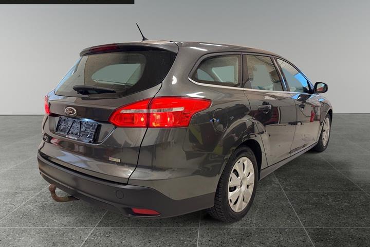 Grå Ford Focus fra 2015