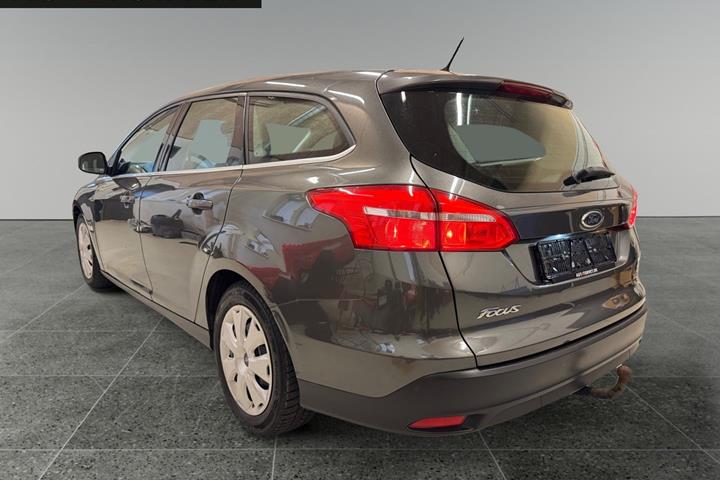 Grå Ford Focus fra 2015