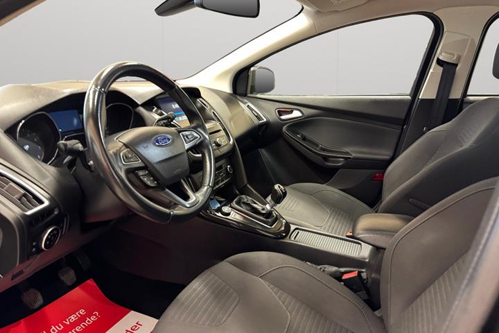 Grå Ford Focus fra 2015
