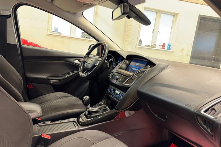 Grå Ford Focus fra 2015