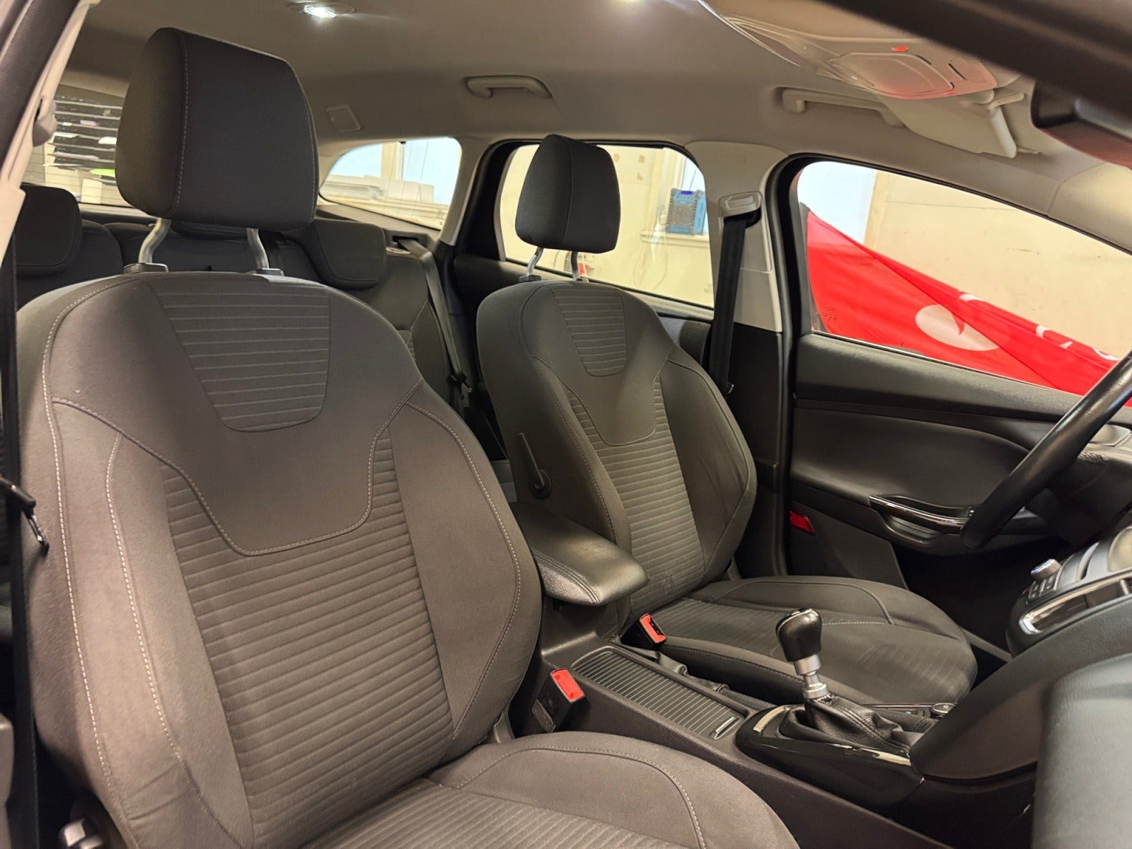 Grå Ford Focus fra 2015