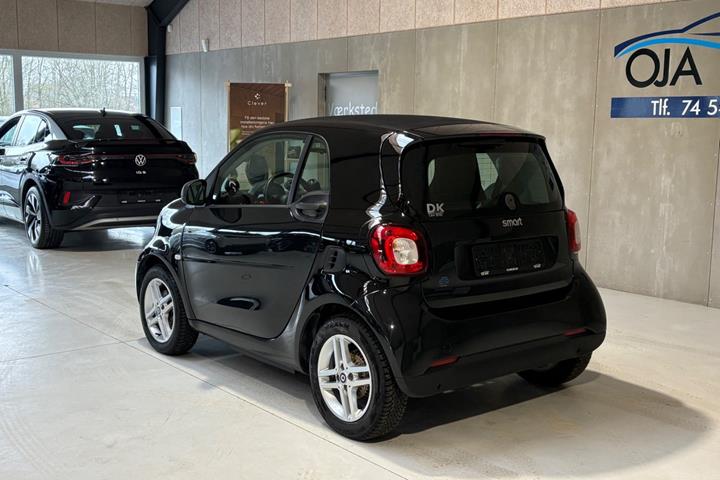 Sort Smart Fortwo fra 2021